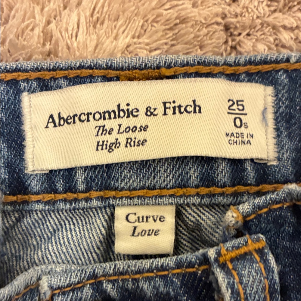 Abercrombie & Fitch Curve Love Two-Tone High-Rise Jeans - Picture 4 of 4